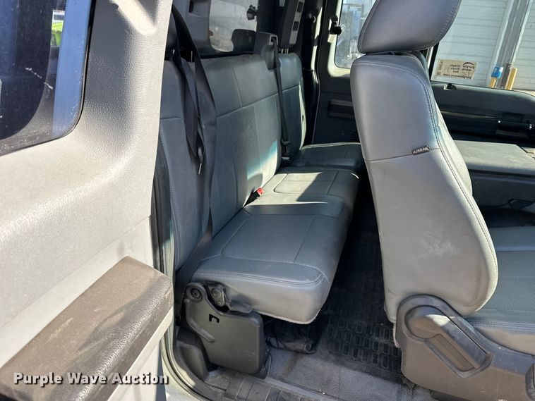 image for item DV0767 2013 Ford F450 SuperCab flatbed truck