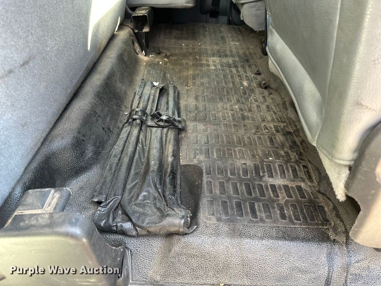 image for item DV0767 2013 Ford F450 SuperCab flatbed truck