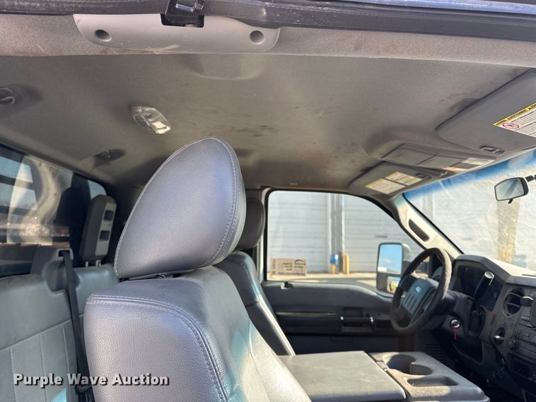 image for item DV0767 2013 Ford F450 SuperCab flatbed truck