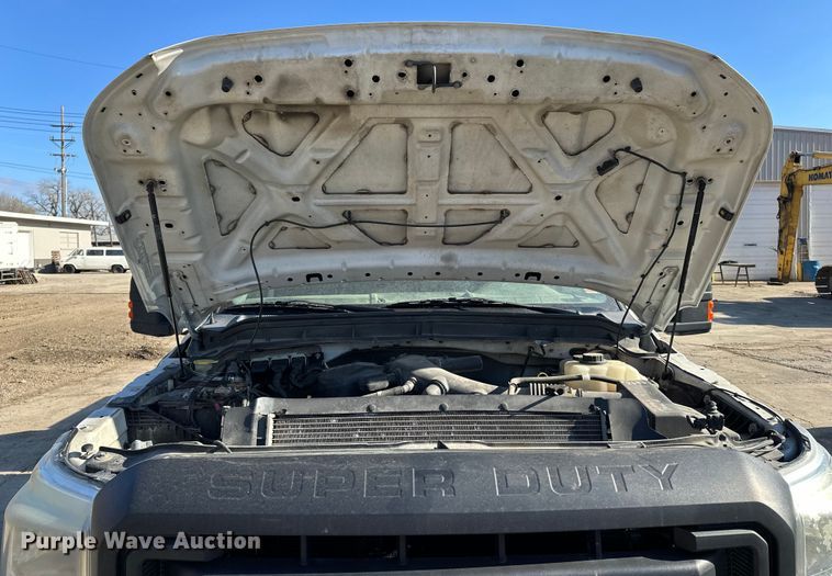 image for item DV0767 2013 Ford F450 SuperCab flatbed truck