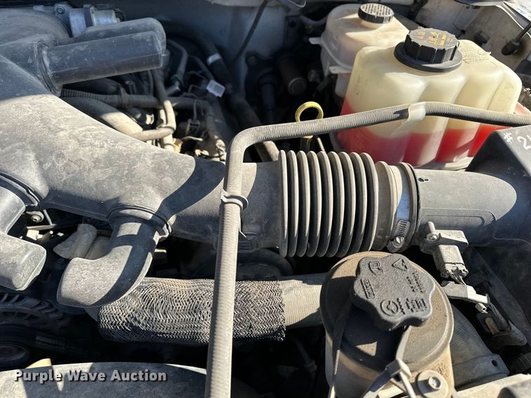 image for item DV0767 2013 Ford F450 SuperCab flatbed truck