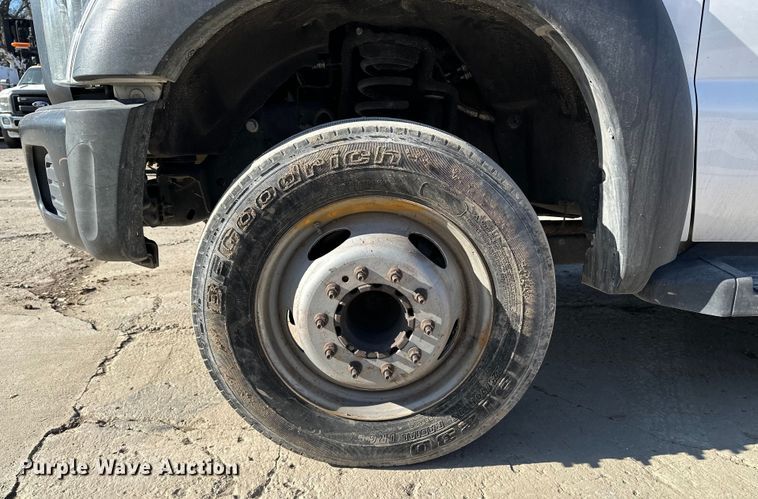 image for item DV0767 2013 Ford F450 SuperCab flatbed truck