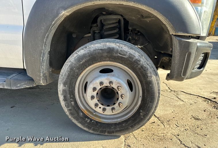 image for item DV0767 2013 Ford F450 SuperCab flatbed truck