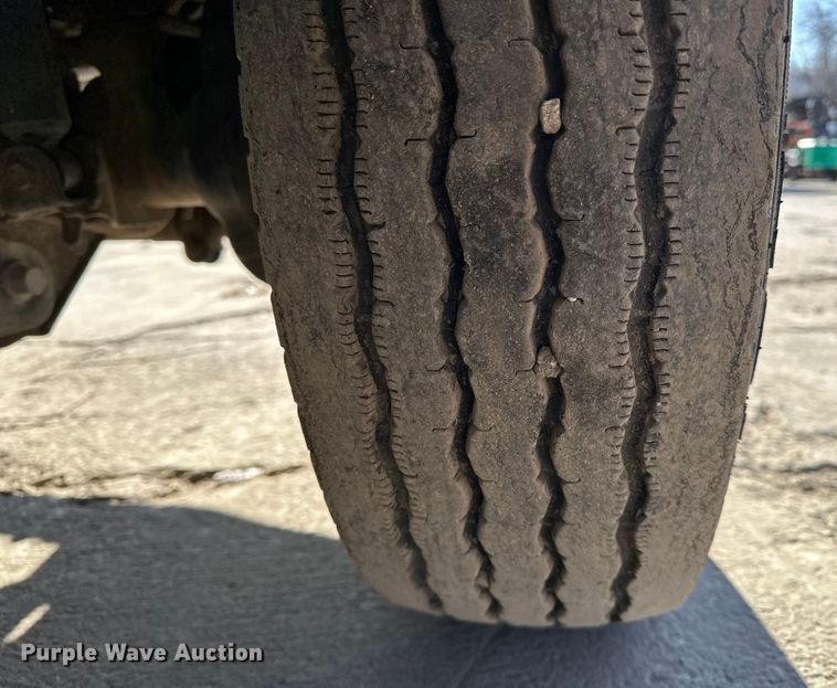 image for item DV0767 2013 Ford F450 SuperCab flatbed truck