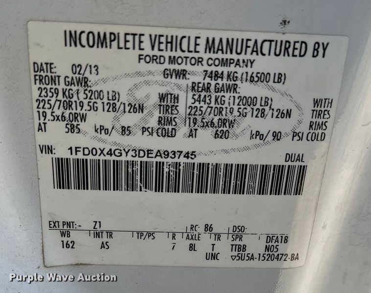 image for item DV0767 2013 Ford F450 SuperCab flatbed truck