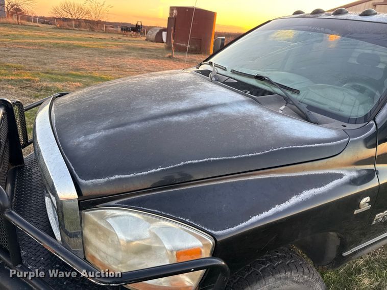 image for item DW5182 2006 Dodge Ram 3500 Big Horn Quad Cab flatbed pickup truck