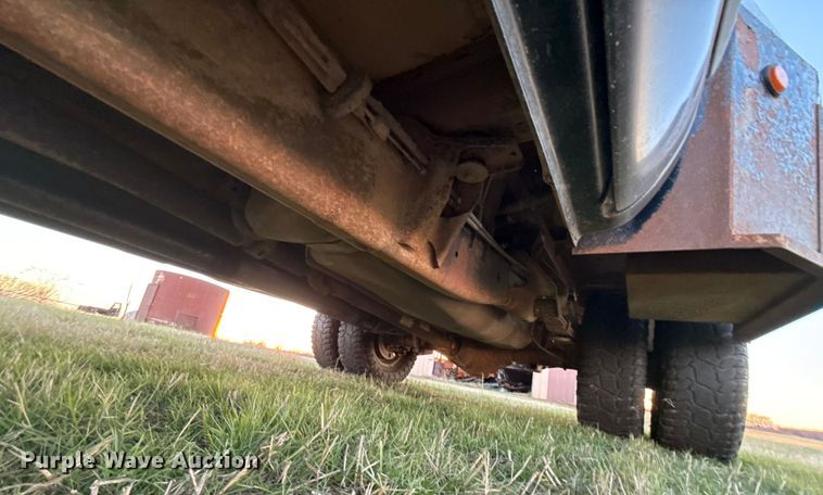 image for item DW5182 2006 Dodge Ram 3500 Big Horn Quad Cab flatbed pickup truck