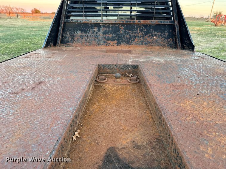 image for item DW5182 2006 Dodge Ram 3500 Big Horn Quad Cab flatbed pickup truck