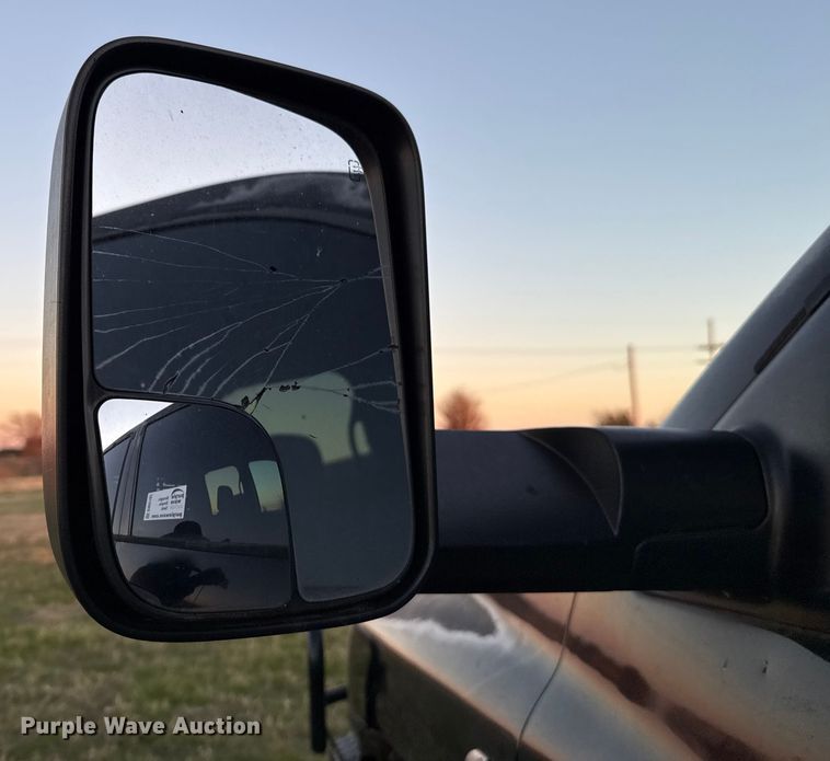 image for item DW5182 2006 Dodge Ram 3500 Big Horn Quad Cab flatbed pickup truck