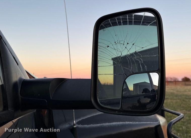 image for item DW5182 2006 Dodge Ram 3500 Big Horn Quad Cab flatbed pickup truck