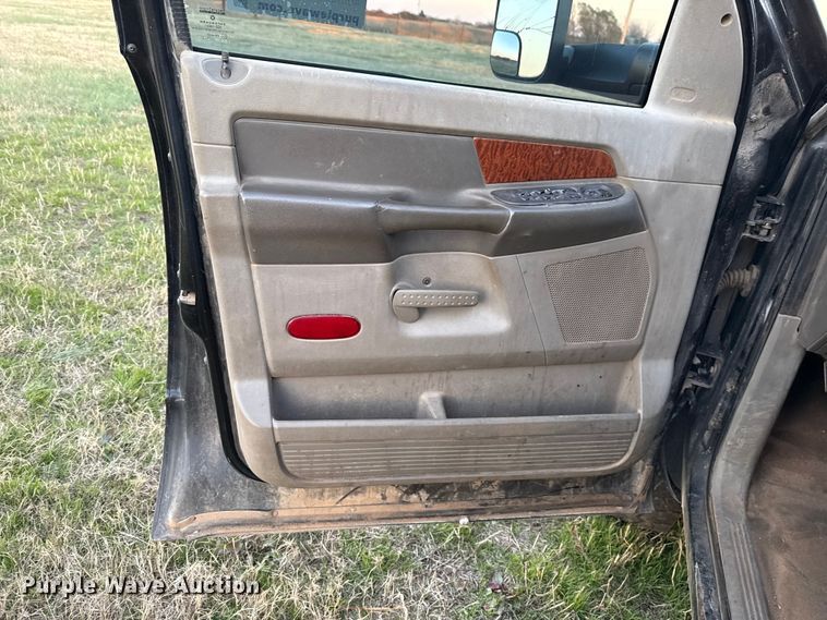 image for item DW5182 2006 Dodge Ram 3500 Big Horn Quad Cab flatbed pickup truck