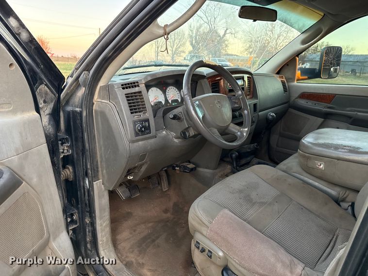 image for item DW5182 2006 Dodge Ram 3500 Big Horn Quad Cab flatbed pickup truck