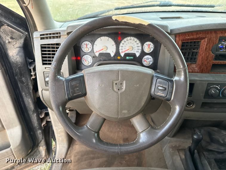 image for item DW5182 2006 Dodge Ram 3500 Big Horn Quad Cab flatbed pickup truck