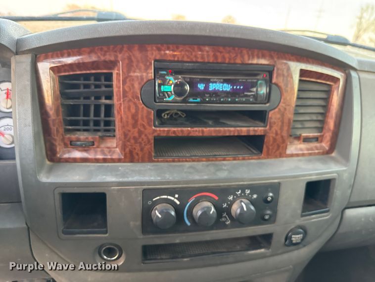 image for item DW5182 2006 Dodge Ram 3500 Big Horn Quad Cab flatbed pickup truck