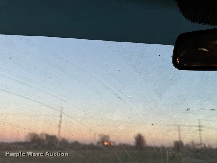 image for item DW5182 2006 Dodge Ram 3500 Big Horn Quad Cab flatbed pickup truck