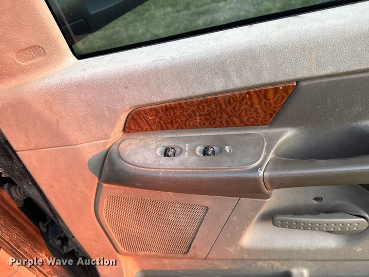 image for item DW5182 2006 Dodge Ram 3500 Big Horn Quad Cab flatbed pickup truck