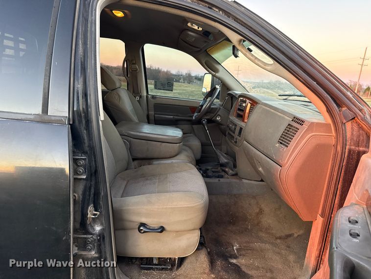 image for item DW5182 2006 Dodge Ram 3500 Big Horn Quad Cab flatbed pickup truck