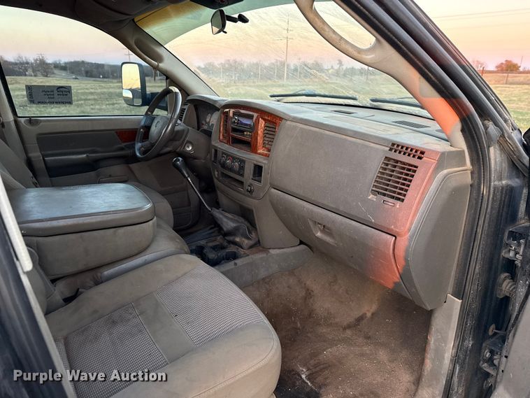 image for item DW5182 2006 Dodge Ram 3500 Big Horn Quad Cab flatbed pickup truck