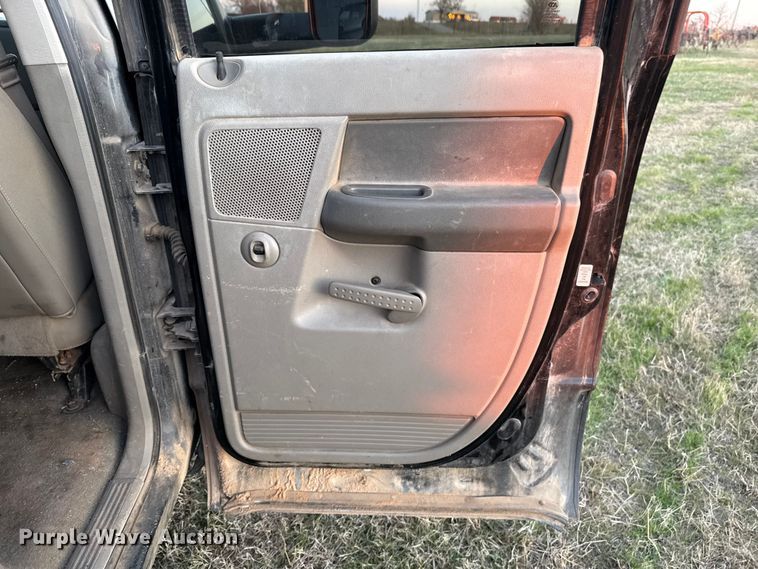 image for item DW5182 2006 Dodge Ram 3500 Big Horn Quad Cab flatbed pickup truck