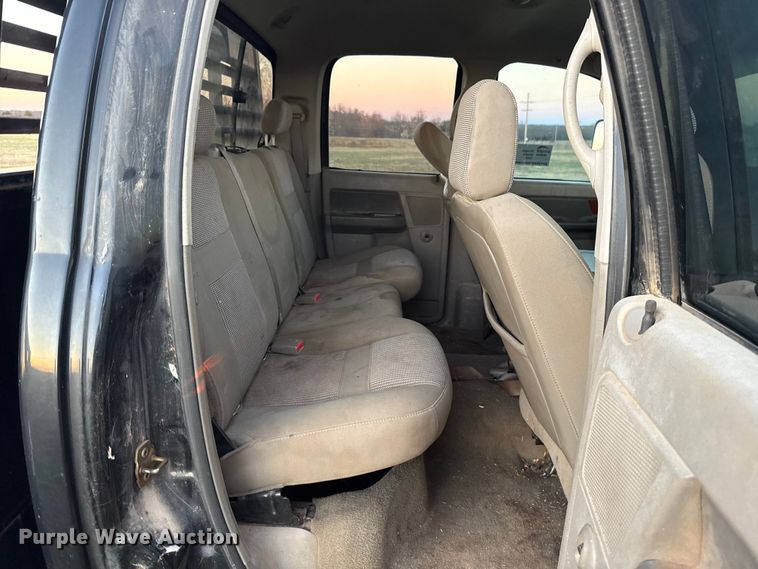 image for item DW5182 2006 Dodge Ram 3500 Big Horn Quad Cab flatbed pickup truck