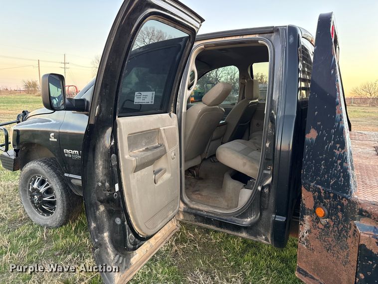 image for item DW5182 2006 Dodge Ram 3500 Big Horn Quad Cab flatbed pickup truck