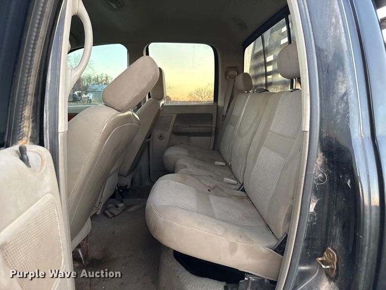 image for item DW5182 2006 Dodge Ram 3500 Big Horn Quad Cab flatbed pickup truck