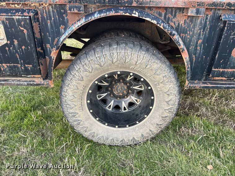 image for item DW5182 2006 Dodge Ram 3500 Big Horn Quad Cab flatbed pickup truck