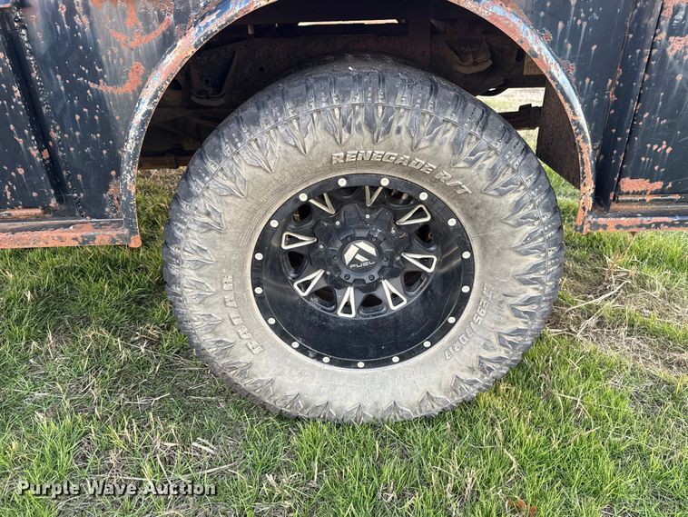 image for item DW5182 2006 Dodge Ram 3500 Big Horn Quad Cab flatbed pickup truck