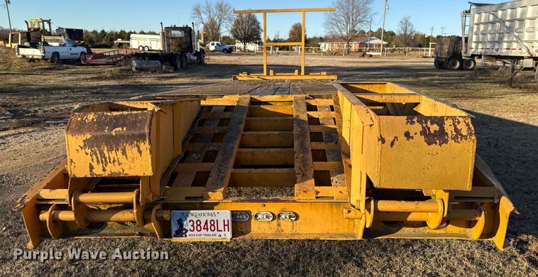 image for item DW5188 1989 Belshe T-10 equipment trailer