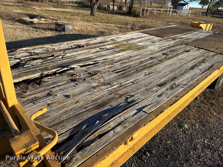 image for item DW5188 1989 Belshe T-10 equipment trailer