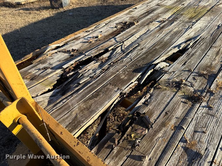 image for item DW5188 1989 Belshe T-10 equipment trailer