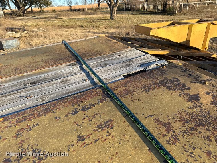 image for item DW5188 1989 Belshe T-10 equipment trailer