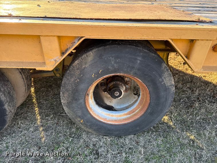 image for item DW5188 1989 Belshe T-10 equipment trailer