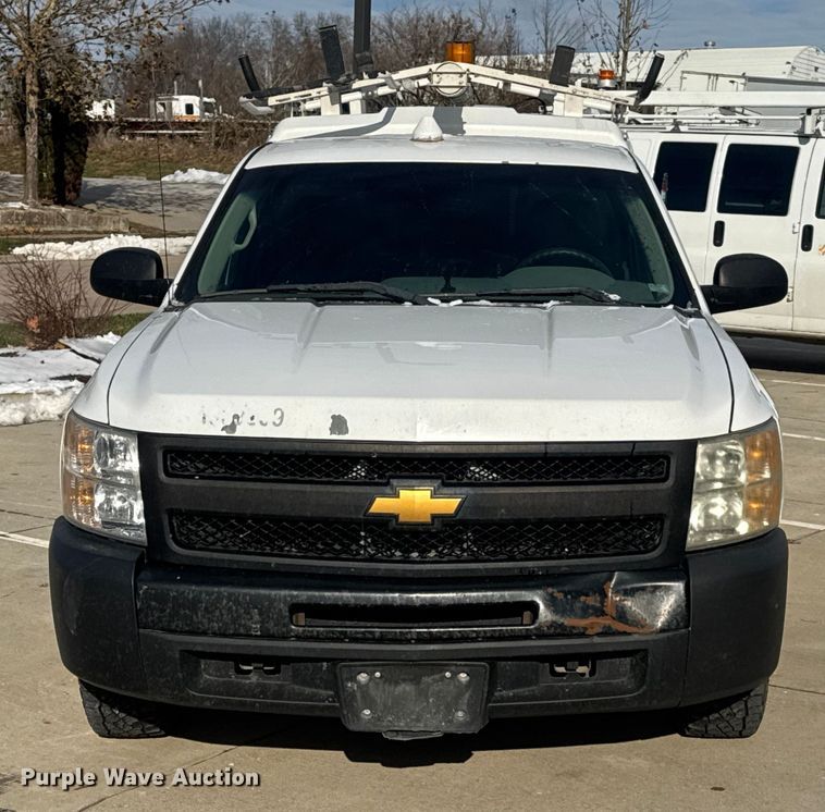 image for item DW6698 2013 Chevrolet Silverado 1500 pickup truck