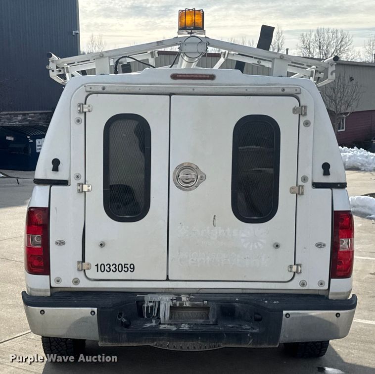 image for item DW6698 2013 Chevrolet Silverado 1500 pickup truck