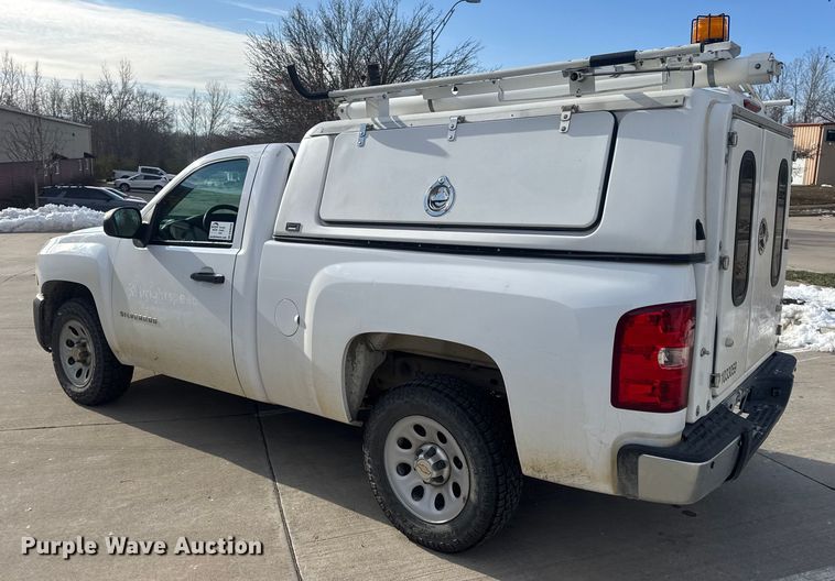 image for item DW6698 2013 Chevrolet Silverado 1500 pickup truck