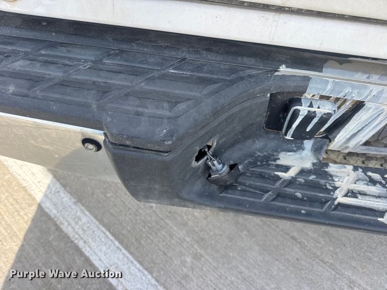 image for item DW6698 2013 Chevrolet Silverado 1500 pickup truck