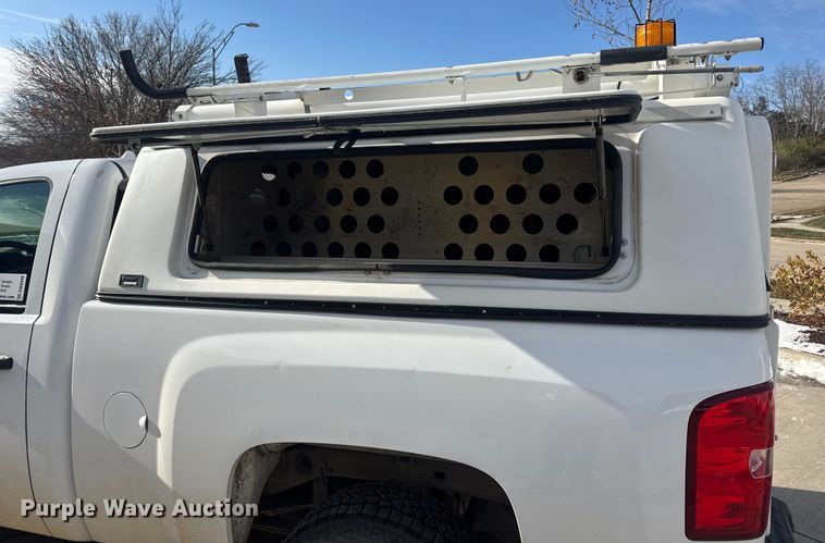 image for item DW6698 2013 Chevrolet Silverado 1500 pickup truck