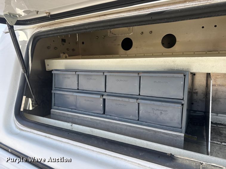 image for item DW6698 2013 Chevrolet Silverado 1500 pickup truck