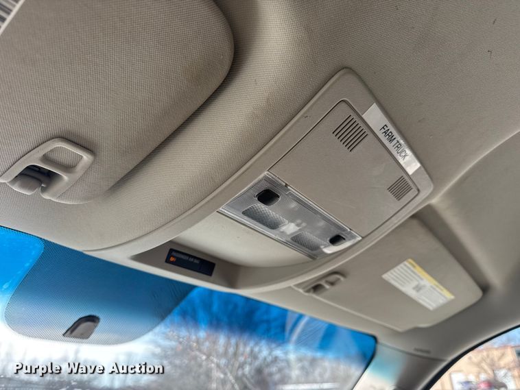 image for item DW6698 2013 Chevrolet Silverado 1500 pickup truck