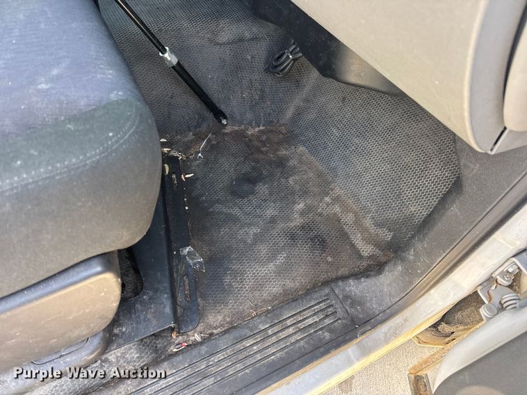 image for item DW6698 2013 Chevrolet Silverado 1500 pickup truck