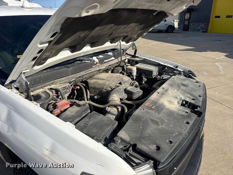 image for item DW6698 2013 Chevrolet Silverado 1500 pickup truck