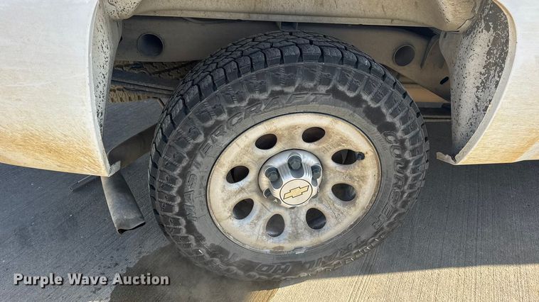 image for item DW6698 2013 Chevrolet Silverado 1500 pickup truck