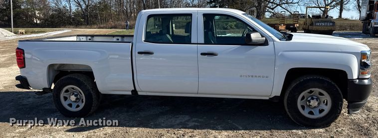 image for item DW6700 2017 Chevrolet Silverado 1500 Crew Cab pickup truck