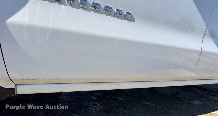 image for item DW6700 2017 Chevrolet Silverado 1500 Crew Cab pickup truck