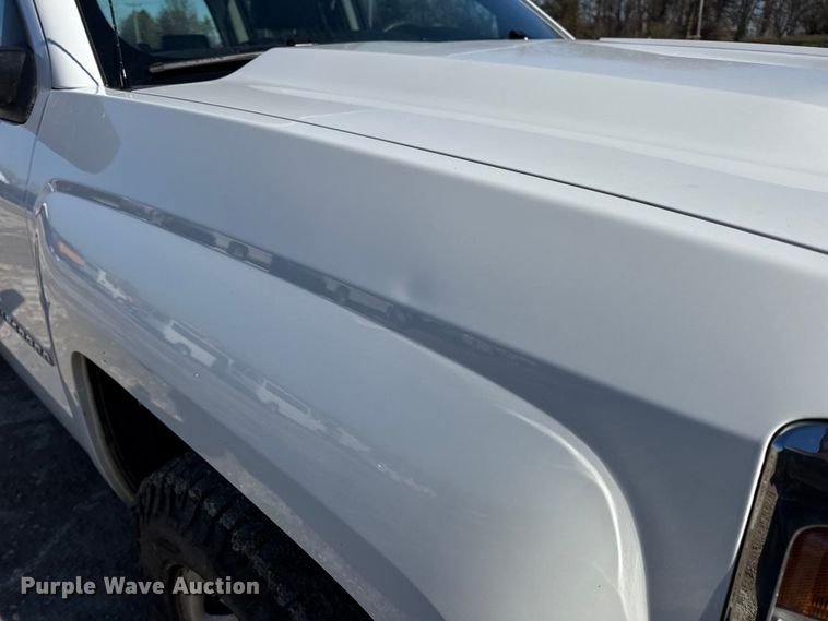 image for item DW6700 2017 Chevrolet Silverado 1500 Crew Cab pickup truck