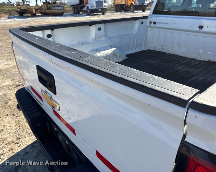 image for item DW6700 2017 Chevrolet Silverado 1500 Crew Cab pickup truck