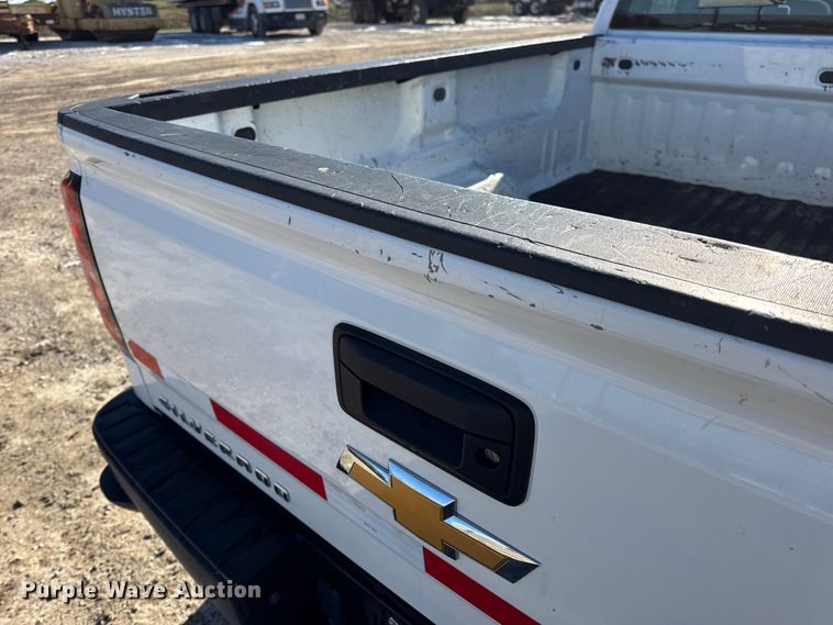 image for item DW6700 2017 Chevrolet Silverado 1500 Crew Cab pickup truck