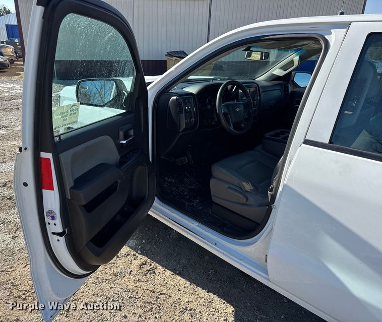 image for item DW6700 2017 Chevrolet Silverado 1500 Crew Cab pickup truck