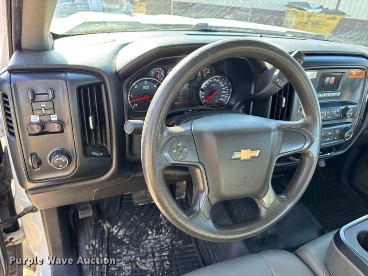 image for item DW6700 2017 Chevrolet Silverado 1500 Crew Cab pickup truck